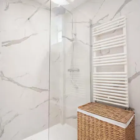 Magnifique Confortable & Renove Au Port De Апартаменты Ницца